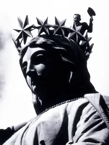 Stanimirovitch Stampe: Stanimirovitch, large statue