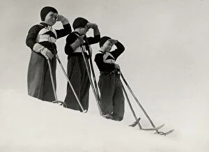Images Dated 15th April 2010: Three little fascists balilla dressed for skiing