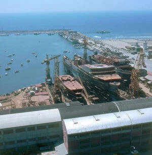 Images Dated 22nd December 2006: Livorno, view of the port