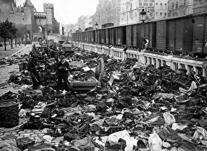 Images Dated 2nd December 2010: A long line of military uniforms abandoned by Belgian soldiers in Antwerp, near to a train