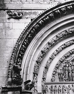 Images Dated 11th September 2003: Detail of the lunette of the central portal of the facade of the Sainte Madelaine Cathedral in