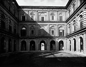 Images Dated 16th December 2010: Main courtyard of the Palazzo Pitti, by Pasquale Poccianti, in Florence