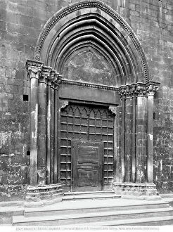 Images Dated 28th April 2009: Main door in the facade of the Chiesa di San Francesco della Scarpa, Sumona