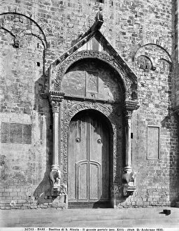 Images Dated 1st October 2008: Main portal of the Church of Saint Nicholas in Bari