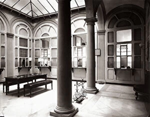 Images Dated 25th February 2008: Main public office of the Banca Commerciale in Florence