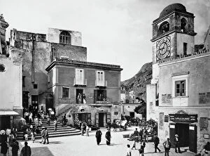 Images Dated 16th April 2012: Main square of Capri