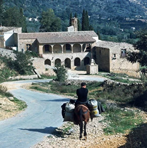 Images Dated 19th January 2007: A man on horseback in the Italian countryside