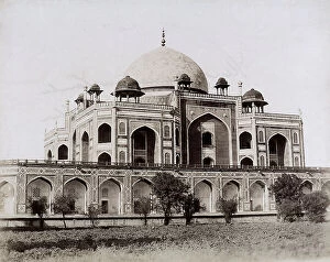 Images Dated 30th November 2011: The Mausoleum of Emperor Humayun in Delhi, India