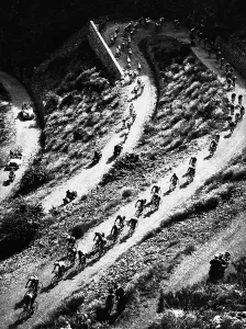 Die Radfahrer des Tour de France gesehen von oben - 1952.