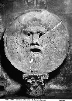 Images Dated 28th May 2008: The Mouth of truth, cover in the form of a mask of the river god