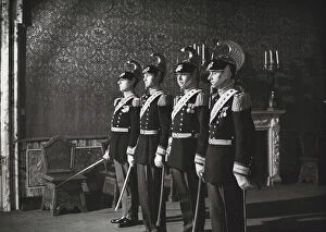Images Dated 8th June 2004: The Noble Guard of the Palazzo Apostolico Vaticano