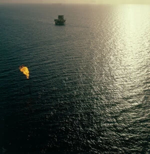 Images Dated 22nd February 2008: Oil offshore