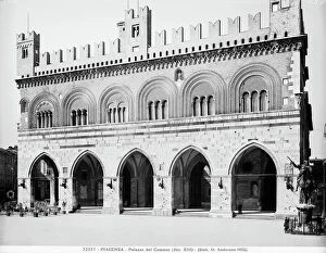 Images Dated 20th April 2011: Palazzo Comunale also known as Il Gotico: the facade, Piacenza