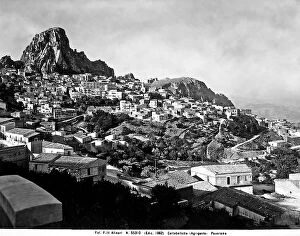 Images Dated 5th April 2012: Panoramic view of Caltabellotta in the Province of Agrigento