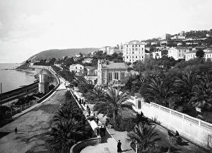 Images Dated 11th March 2010: Panoramic view of the Passeggiata dell'Imperatrice in the city of San Remo