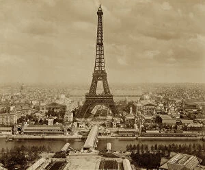 Images Dated 9th November 2009: Paris seen from the Trocadero, in the foreground the Eiffel Tower
