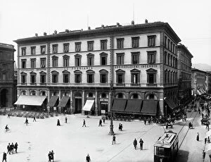 Images Dated 23rd July 2009: Partial view of the Piazza della Repubblica in Florence, with the building of the La Fondiaria