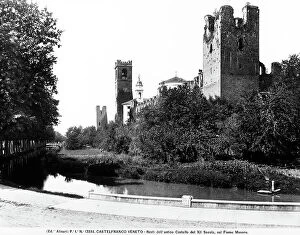 Images Dated 15th March 2010: Partial view of the wall of the Castle on the Musone river near Castelfranco Veneto