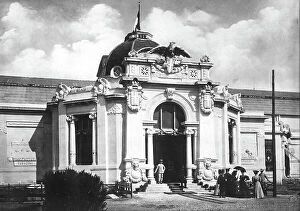 Images Dated 27th March 2008: The Pavilion of the Tobacco Manufacturers at an Exposition: main entrance
