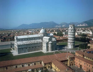 Images Dated 22nd December 2006: Piazza dei Miracoli: the Duomo and the leaning Tower