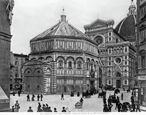 Images Dated 14th June 2011: Piazza S.Giovanni in Florence. In the foreground, the Baptistry
