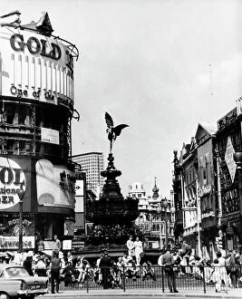 Images Dated 16th July 2009: Piccadilly Circus in London