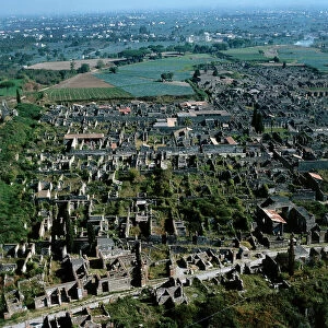 Images Dated 2nd October 2009: Pompeii: ruins from the sky