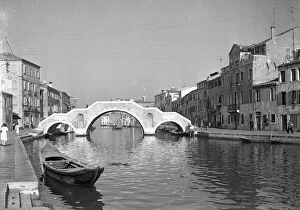 Images Dated 4th May 2010: Ponte dei Tre Archi, Venice