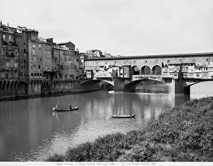 Images Dated 20th May 2010: The Ponte Vecchio in Florence seen from the Uffizi