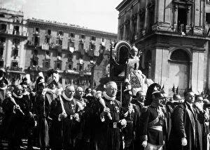 Images Dated 8th March 2011: Pope Pius XII in procession towards the Lateran Basilica to become Bishop of Rome