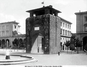 Images Dated 31st March 2010: The Porta S.Gallo in Florence, at one time part of the mideval walls surrounding the city