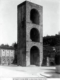 Images Dated 31st March 2010: The Porta S.Niccol in Florence, at one time part of the mideval walls surrounding the city