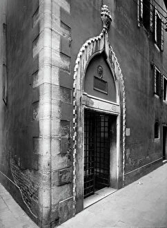Images Dated 30th March 2010: The portal of Casa Goldoni, Venice