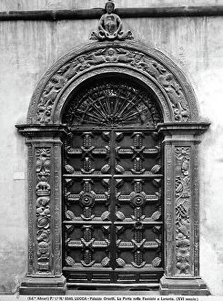 Images Dated 18th April 2012: The Portal of the Eastern faade in Palazzo Orsetti, Lucca. The jamb