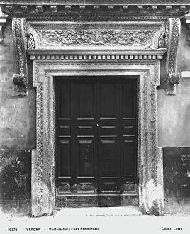 Images Dated 16th April 2010: The portal of a palace of Verona