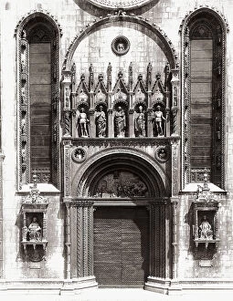 Images Dated 28th February 2008: One of the portals of the Cathedral of Como