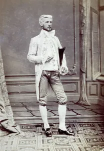 Retrato de joven hombre en trajes teatrales