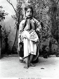 Images Dated 27th July 2009: Portrait of girl dressed in commoners, Taormina
