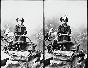 Images Dated 23rd March 2011: Portrait of girl in sailor's outfit, stereoscopic photograph
