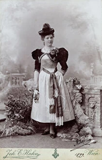 Images Dated 26th May 2009: Portrait of a woman in traditional Viennese clothing