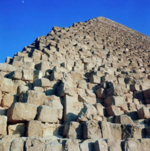 Images Dated 5th December 2011: Pyramid of Cheops (2900 BC) in the funerary complex at Giza