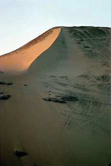 Images Dated 28th September 2011: The red sands of the Sahara Desert