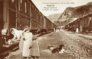 Images Dated 19th November 2008: Refugees in wagons near Bagnara during the Calabrian-Sicilian earthquake of 1908