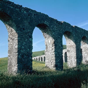 Images Dated 27th December 2007: The Roman aqueduct of Tarquinia