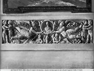 Images Dated 10th November 2010: Front Roman sarcophagus with the addition posthumous image of St. Agnes, St