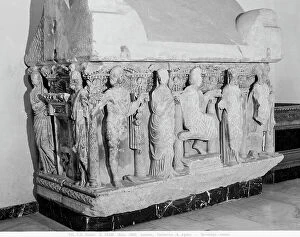 Images Dated 19th May 2009: Roman sarcophagus with the figure of the dead in the center and other characters, marble