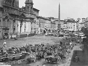 Images Dated 8th May 2007: Rome: Piazza Navona and the Fountain of Four Rivers, and that of Moro
