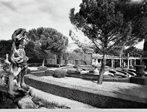 Images Dated 14th June 2011: Rotunda and semicircular structure in the garden of Villa 'La Pietra' in Florence
