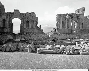 Images Dated 11th September 2008: The ruins of the Greek Theatre in Taormina