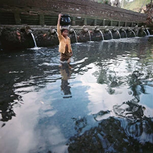 Images Dated 1st July 2011: A sacred source of fresh water, Sunda Islands, Bali